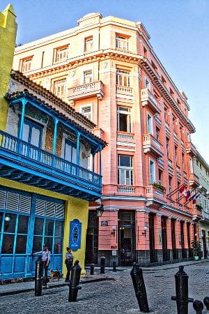 Отель Амбос Мундос