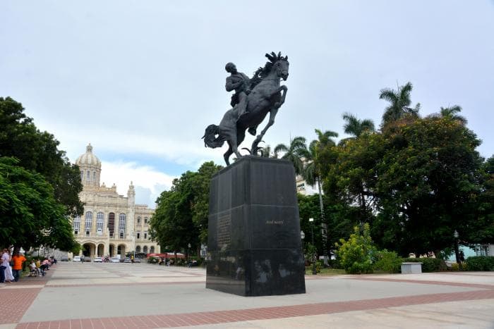 Площадь 13 Марта