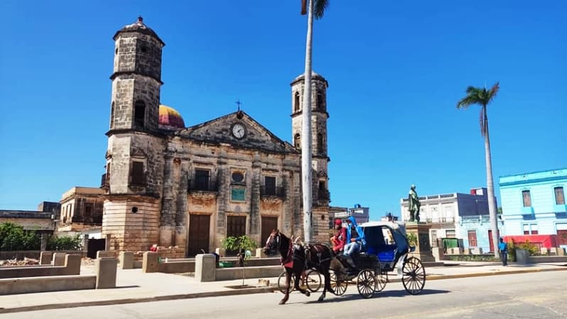 Прогулка на карете по городу Карденас